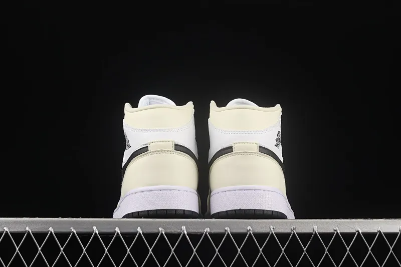 All categories Air Jordan Jordan series basketball shoes Air Jordan 1 Mid Air Jordan 1 Mid AJ1 Joe 1 white apricot milk coconut cream China basketball shoes BQ6472-121